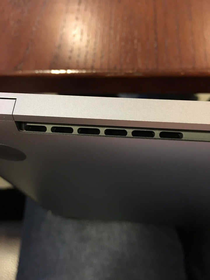 <銀座>2016 MacBook Pro with touch bar(美式鍵盤)開箱，日本購買心得