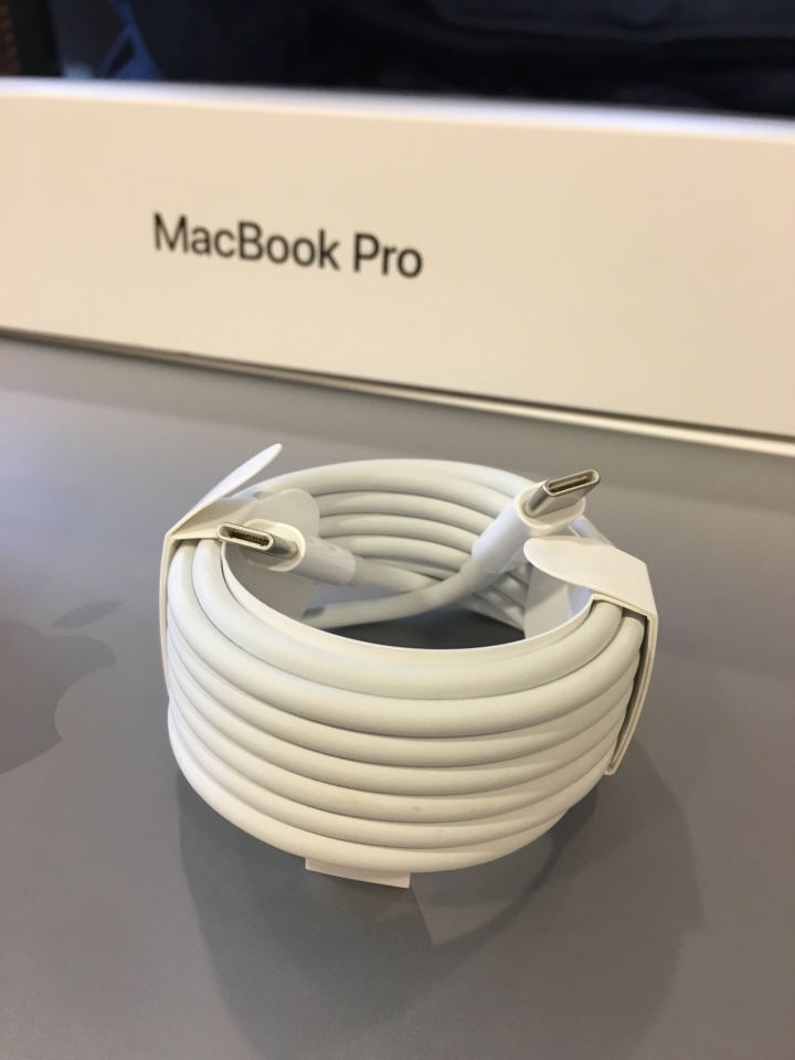 <銀座>2016 MacBook Pro with touch bar(美式鍵盤)開箱，日本購買心得
