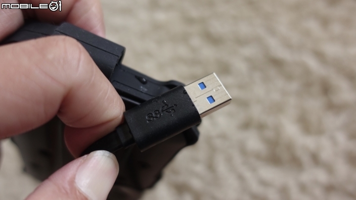 [開箱]上山下海的隨身夥伴，iNEO艾尼爾軍規級防護硬碟外接盒