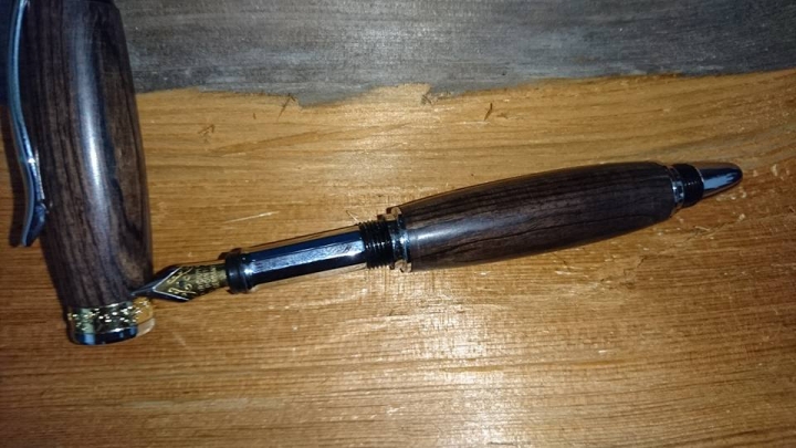 第一次嘗試做鋼筆