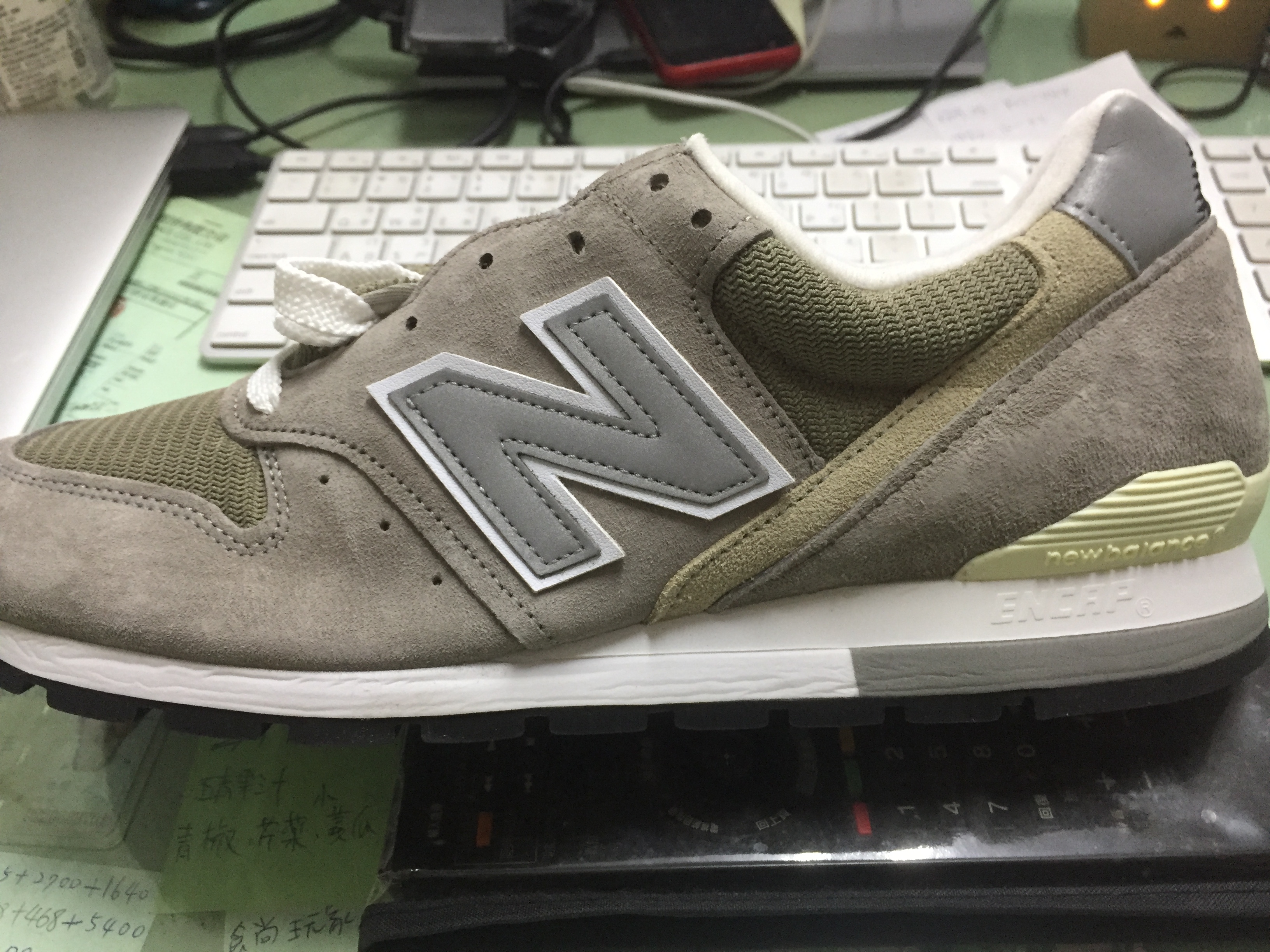 這雙 New Balance M996GY  是否是真品