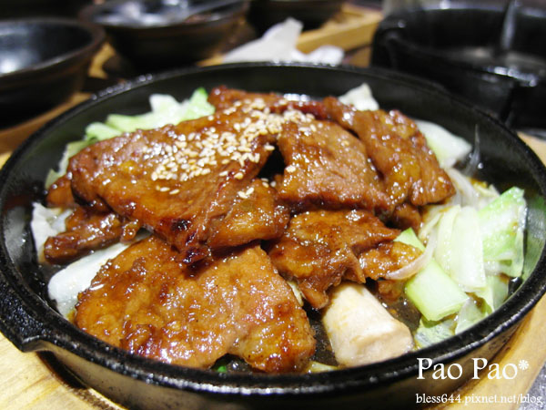 【台中】韓國兄弟~位於北平路的平價韓式料理，還有韓服可以拍照