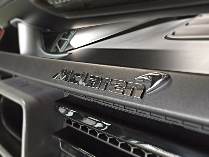 【分享】McLaren MP4-12C 噴膜改色 消光金屬灰