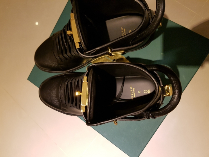 黑五戰利品  Buscemi 100MM