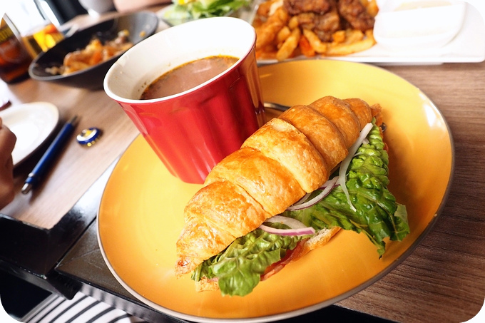 【宜蘭美食】歡聚小酌時刻別錯過這間餐點美味的個性小酒館。 Darwin Bistro，達爾文餐酒館！