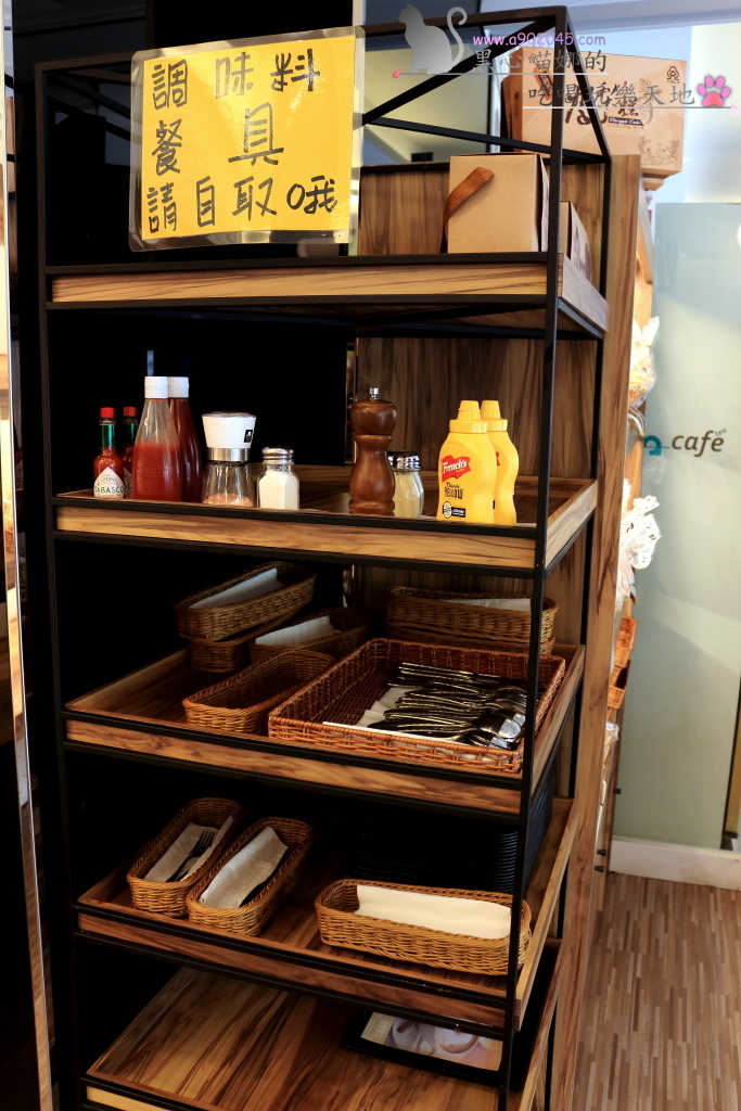 (合作)【高雄 苓雅】大禾點心房建國店貓耳朵/厚鬆餅/烘蛋/聖誕蛋糕，平價超值輕食咖啡廳，還有coffee review評鑑91分的優質咖啡，好威啊！
