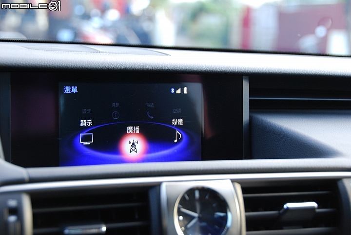 IS200T 開箱(0222新增三個月心得)一般頂級版長文