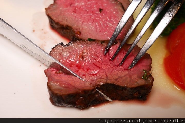 【食記】台中森米歐陸創意料理-微法式的高級滋味/松露燉飯/核桃木燻烤牛小排*寵物友善