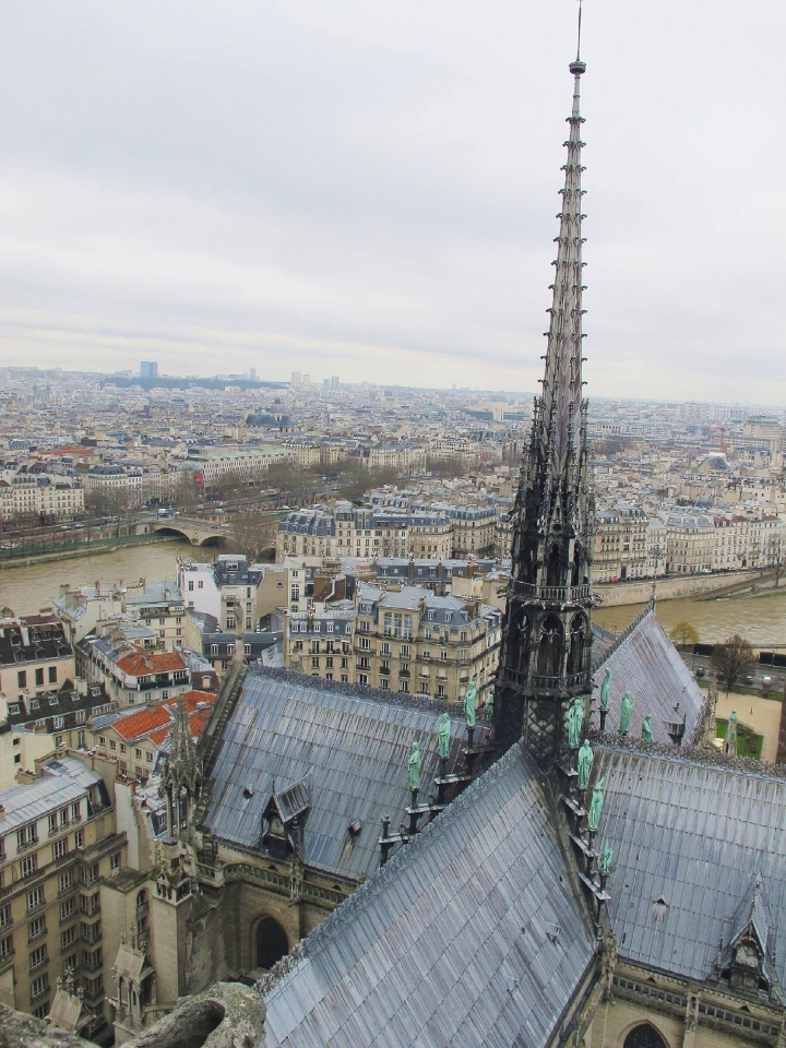 【Paris．走跳】巴黎聖母院尋找鐘樓怪人與莎士比亞老書店傳奇Notre-Dame