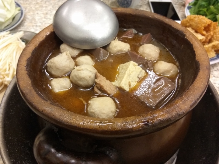 [薑母鴨]霸味薑母鴨食記~天冷進補~湯頭好喝~好溫暖喔~