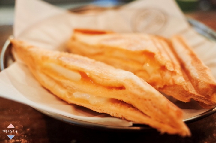 【台北公館美食】倆倆號．爆漿濃郁咖椰熱壓吐司、超人氣照燒嫩雞乳酪蛋吐司 (附完整菜單Menu)