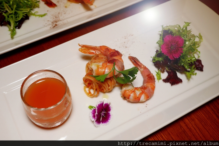 【食記】台中森米歐陸創意料理-微法式的高級滋味/松露燉飯/核桃木燻烤牛小排*寵物友善