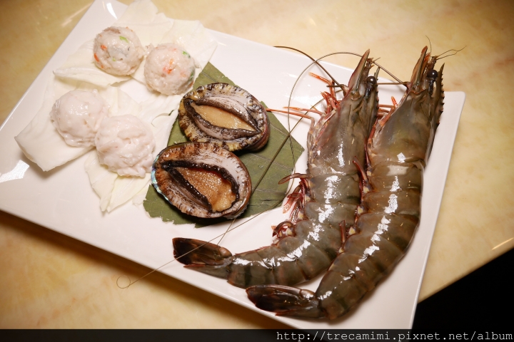 【食記】新竹海之味關新店-蒸氣養生料理/新竹海鮮餐廳/活體水產現撈現蒸/高檔食材/龍蝦套餐/干貝粥