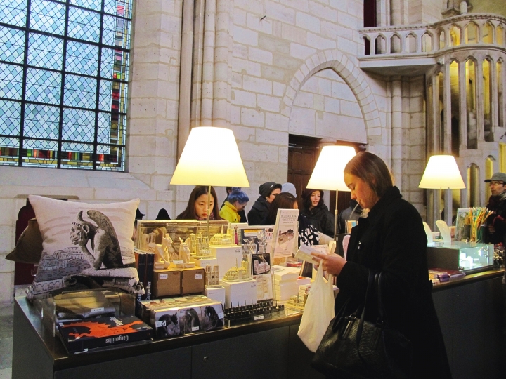 【Paris．走跳】巴黎聖母院尋找鐘樓怪人與莎士比亞老書店傳奇Notre-Dame