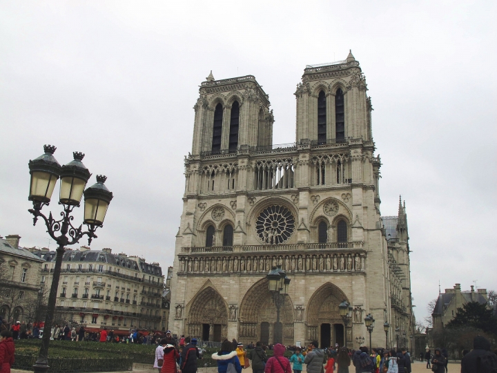 【Paris．走跳】巴黎聖母院尋找鐘樓怪人與莎士比亞老書店傳奇Notre-Dame