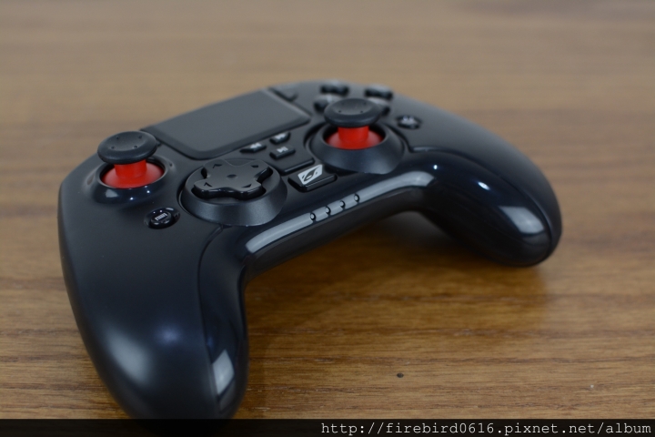 [爆肝開箱]Android電視盒玩小雞模擬器必備-- 雷爵RockTek GP500藍牙搖桿手把
