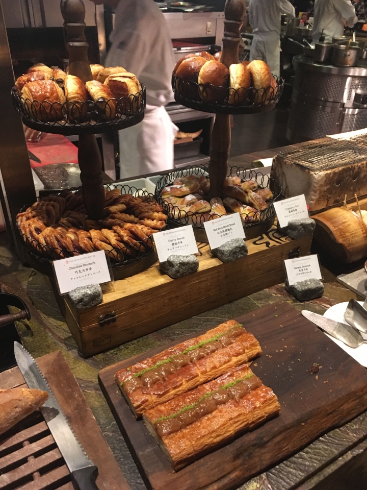 [歐式自助餐]台北君品酒店雲軒西餐廳~加拿大活龍蝦與美國PRIME等級炭烤牛排~烤春雞餐~食記
