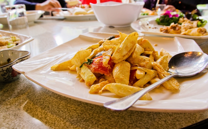 【美食。食記】南投 埔里 古色古香 熱炒原味 土角厝水上餐廳 熱炒 台菜 合菜 古早味
