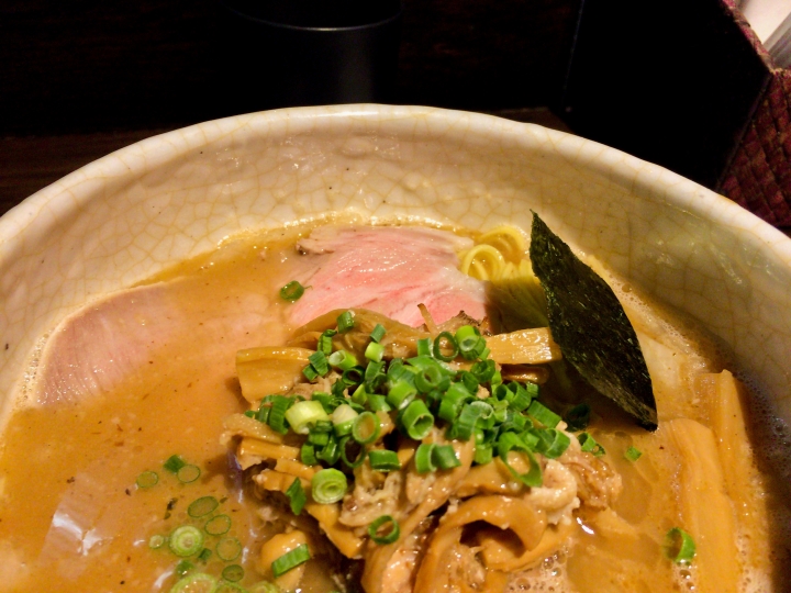 【美食。食記】東京 高田馬場 膠質濃厚 魚介飄香 俺の空  拉麵 女性 推薦 女生