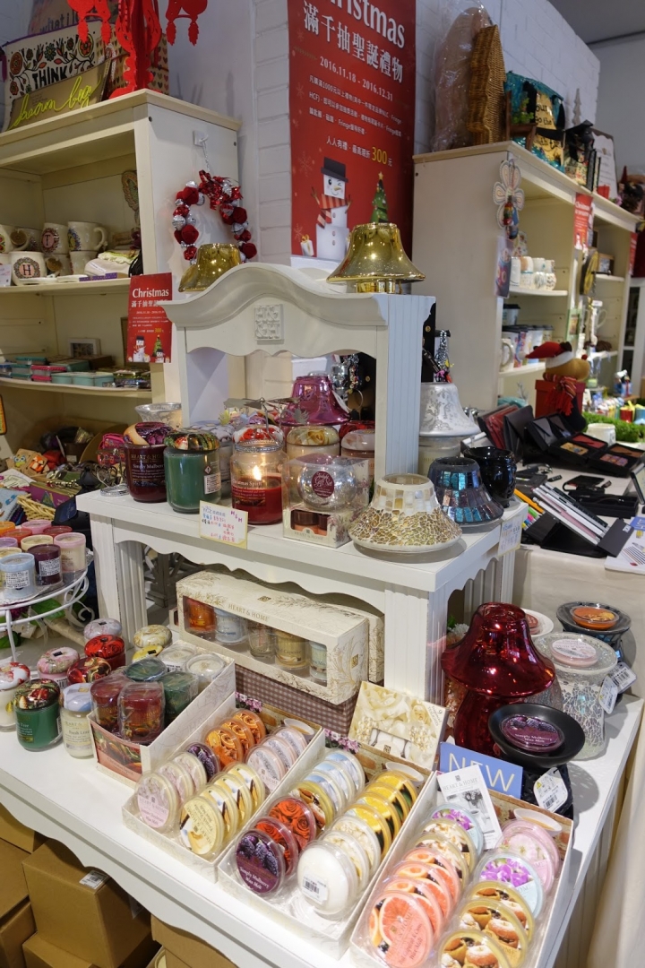 [禮物店] Wiz微禮。種類超多的禮物店。快來這找聖誕禮物、包裝禮物~(近市府站)