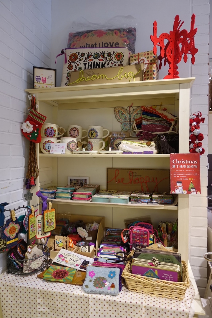 [禮物店] Wiz微禮。種類超多的禮物店。快來這找聖誕禮物、包裝禮物~(近市府站)