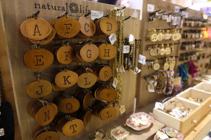 [禮物店] Wiz微禮。種類超多的禮物店。快來這找聖誕禮物、包裝禮物~(近市府站)