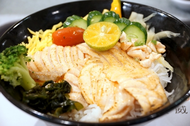 [台南][中西區] Supreme Salmon 美威鮭魚 台南西門店