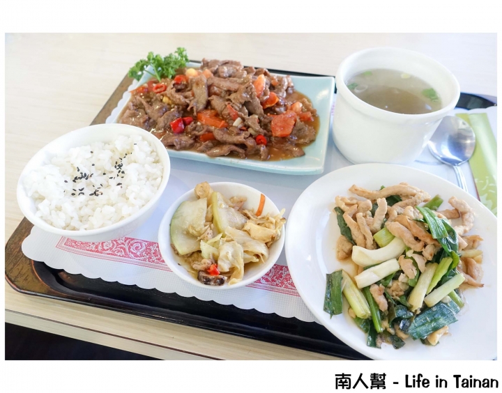 【台南安平區-美食】42道中式套餐│梅子雞好吃│平日升等雙主菜~~吾亦私餐廳(永華路)