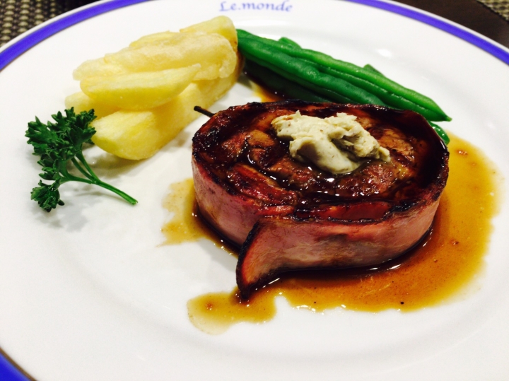 【美食。食記】東京 新宿 肉質頗優 醬汁濃香 ル・モンド 新宿店 法式牛排 推薦 女性 划算 商業午餐 日本女生