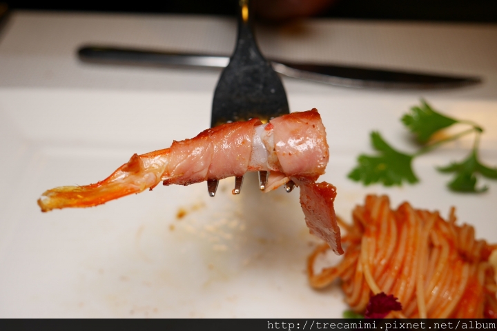 【食記】台中森米歐陸創意料理-微法式的高級滋味/松露燉飯/核桃木燻烤牛小排*寵物友善