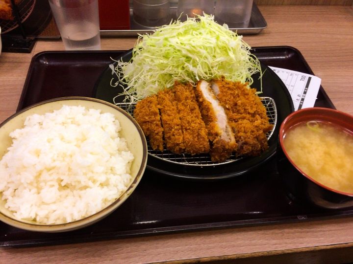 【美食。食記】東京 高田馬場 米飯不俗 炸功略好 坂井精肉店 豬排飯 平價 推薦 とん太 成蔵 連鎖