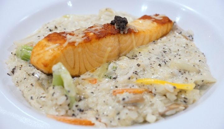 [台南][中西區] Supreme Salmon 美威鮭魚 台南西門店