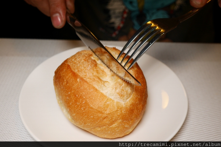 【食記】台中森米歐陸創意料理-微法式的高級滋味/松露燉飯/核桃木燻烤牛小排*寵物友善