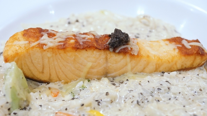 [台南][中西區] Supreme Salmon 美威鮭魚 台南西門店