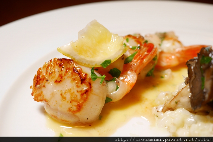 【食記】台中森米歐陸創意料理-微法式的高級滋味/松露燉飯/核桃木燻烤牛小排*寵物友善