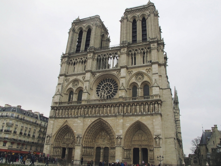 【Paris．走跳】巴黎聖母院尋找鐘樓怪人與莎士比亞老書店傳奇Notre-Dame