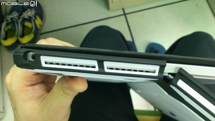 便宜好用的 i-Blason Microsfot Surface Pro 4 [Armorbox] 平板保護殼開箱