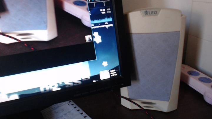 一副老音響 LEO桌上型多媒體音響