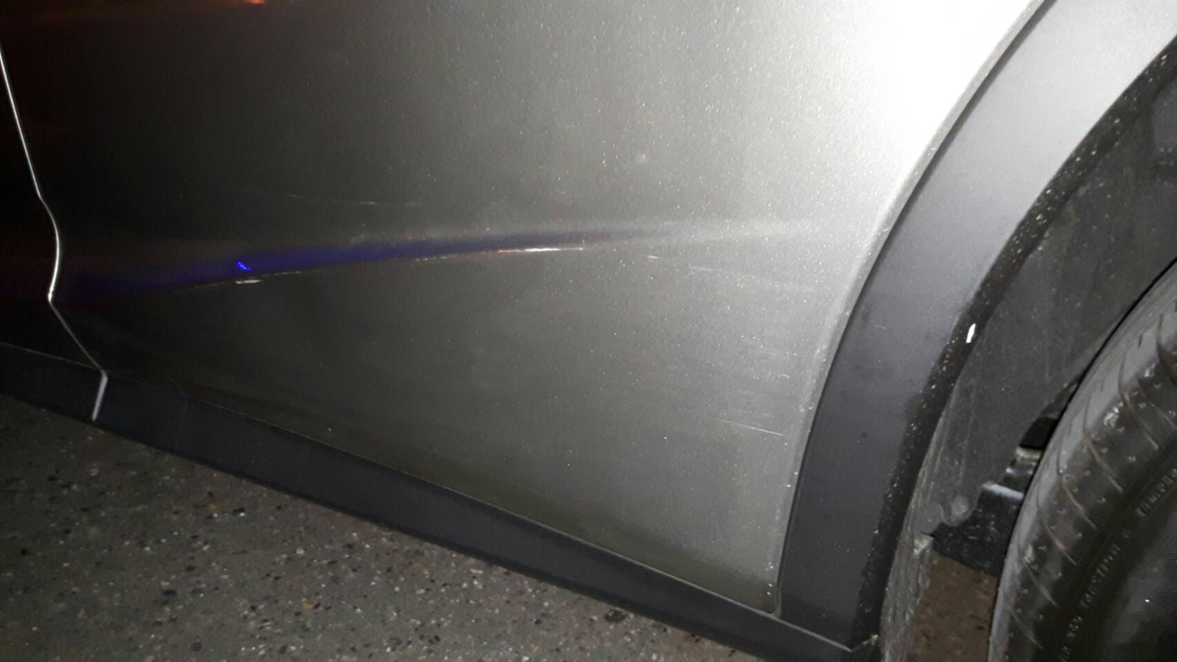 Rx 200t 4天新車 停車場被小A到