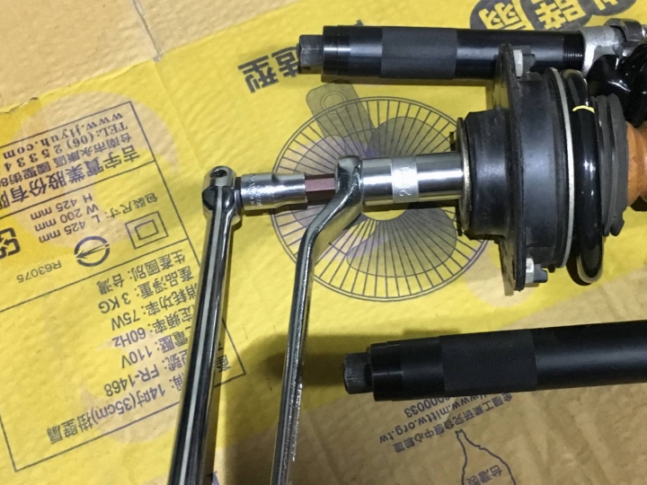 AUDI A3 更換避震器防塵套與傳動軸防塵套( Golf V GTI 也適用)
