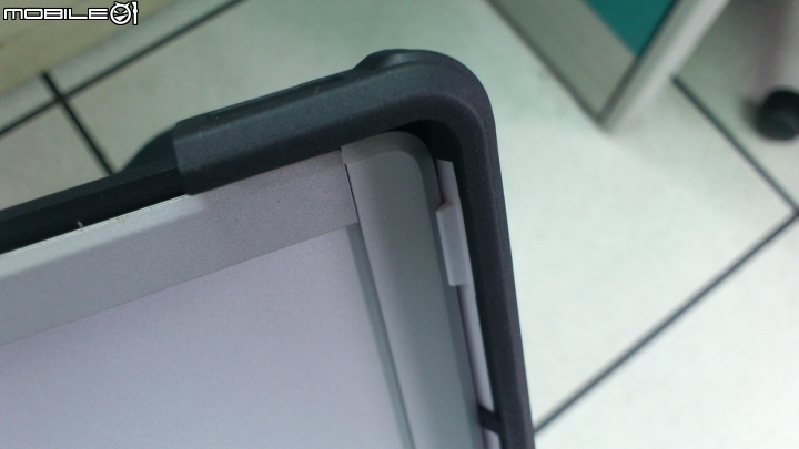 便宜好用的 i-Blason Microsfot Surface Pro 4 [Armorbox] 平板保護殼開箱