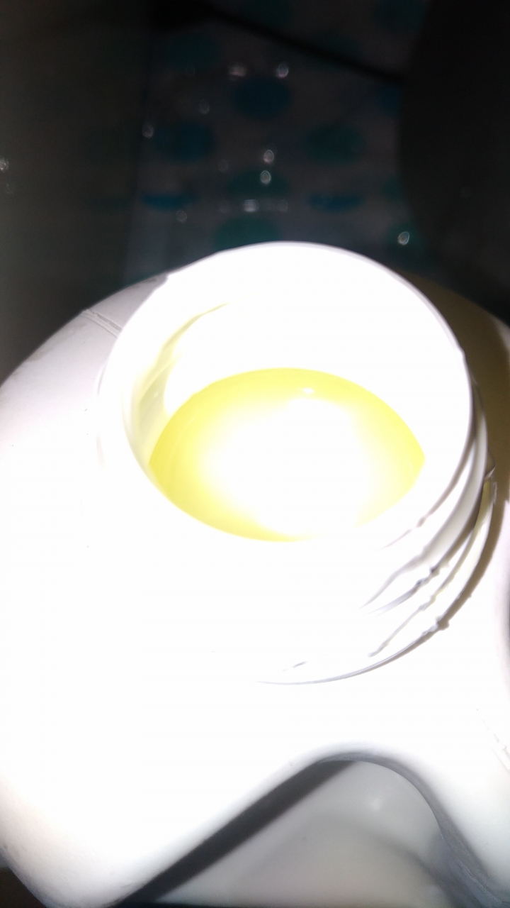 請問林鳳營這優酪乳是正常嗎？