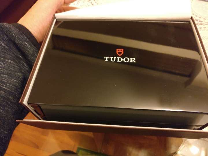 新年禮物~新版TUDOR BLACK BAY 79230N開箱