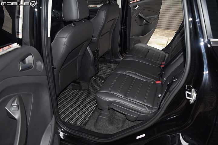 2017 KUGA 2.0 TDCI 黑色 開箱