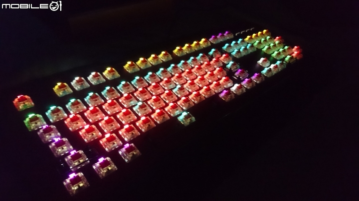 [開箱] B.Friend Mk3 青軸機械鍵盤 104-key 換紅軸全紀錄