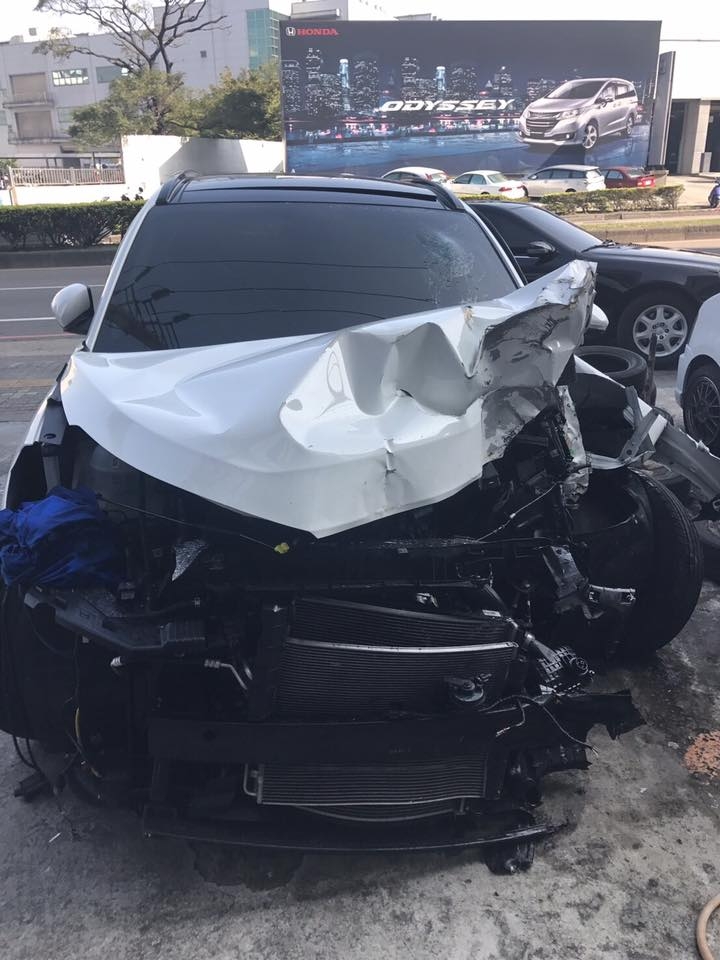 Tucson 時速80公里道路碰撞測試