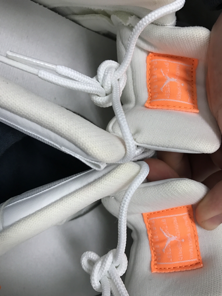 求幫助檢查這雙aj 11 low gg是真或是假