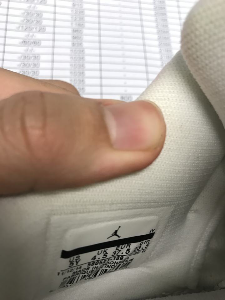 求幫助檢查這雙aj 11 low gg是真或是假