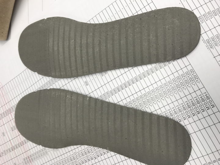 求幫助檢查這雙aj 11 low gg是真或是假