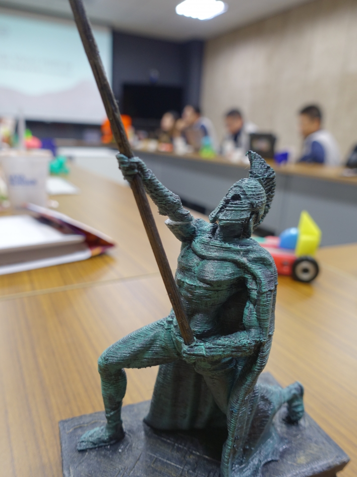 【開箱】無線輕巧高CP值的好選擇！XYZprinting 的 da Vinci mini w 3D列印機！